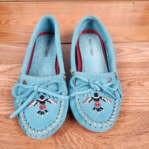 Minnetonka Womens Blue Suede Thunderbird Moccasins Size 5.5